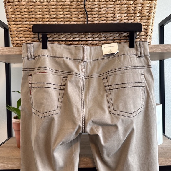 NWT Prana Bedford Canyon Hiking Organic Cotton Standard Low-Rise Pant, 10 Short - Picture 7 of 11